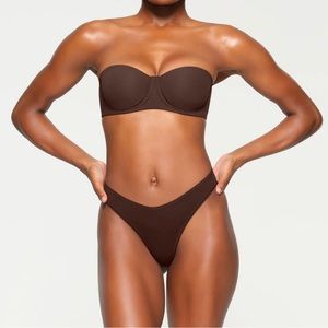 SKIMS SMOOTHING strapless Bra 38c